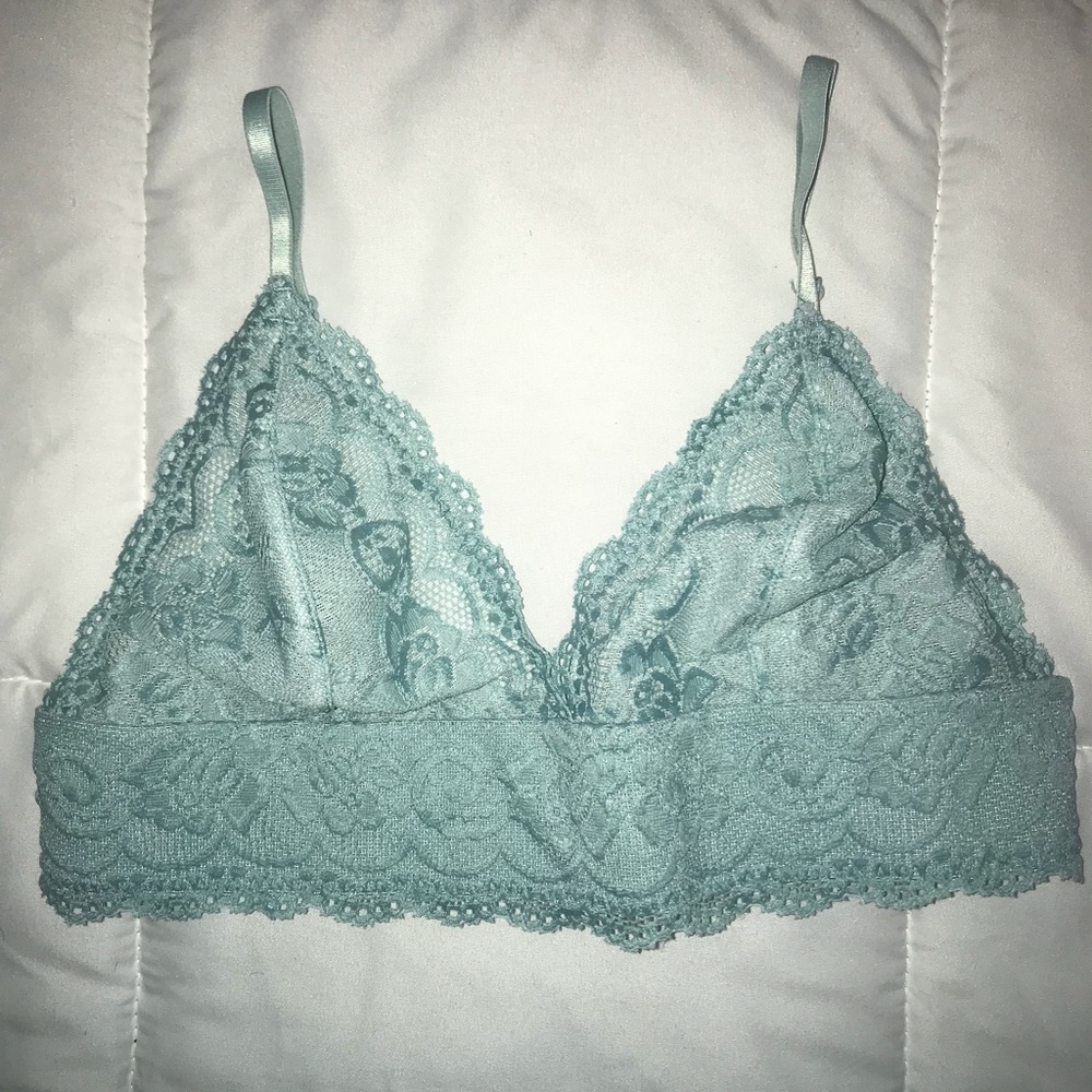 *NEVER WORN* (not my size) Lace Bra-let